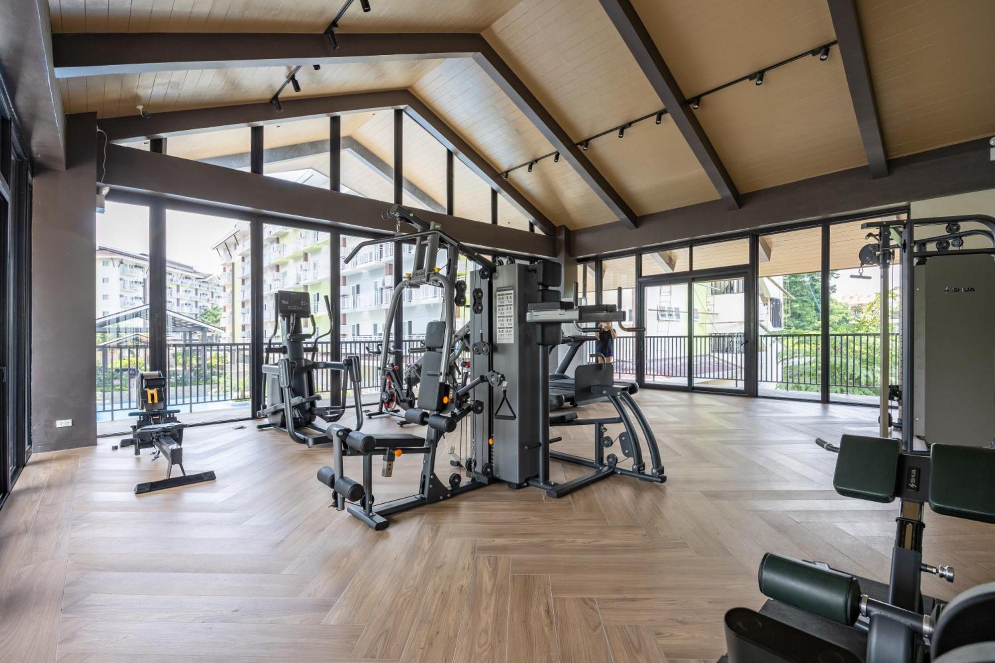 Appartamento Amani 133,3 Minutes To Airport,With Gym & Pool,Fast Wi-Fi, Free Netflix Lapu-Lapu City Esterno foto